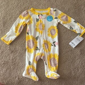 NWT Carter’s Sunflower Print Newborn Footie Pajamas